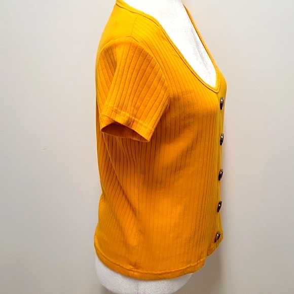 Full Circle Trends Short Sleeved Round Neck Ribbed Pull On Top w/Buttons Size XL - Picture 7 of 10